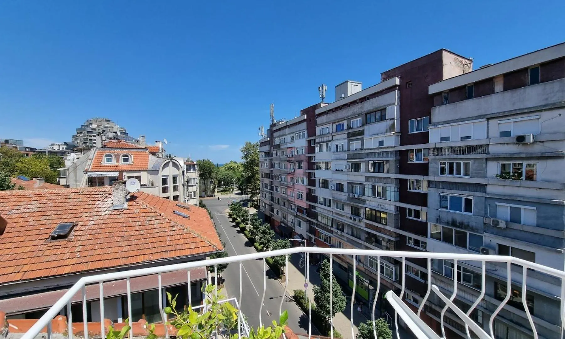 Apartment High Mezonet In The Top Center Burgas