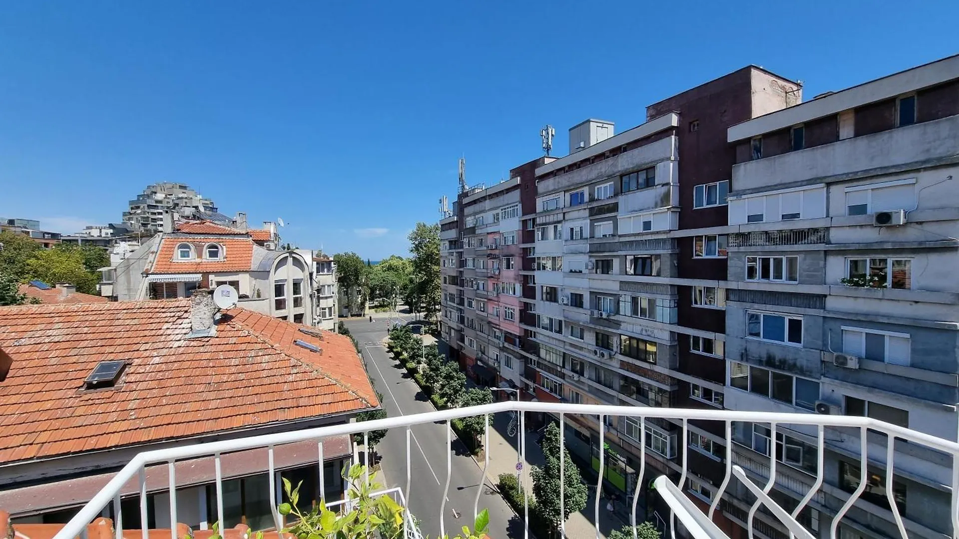 Apartment High Mezonet In The Top Center Burgas