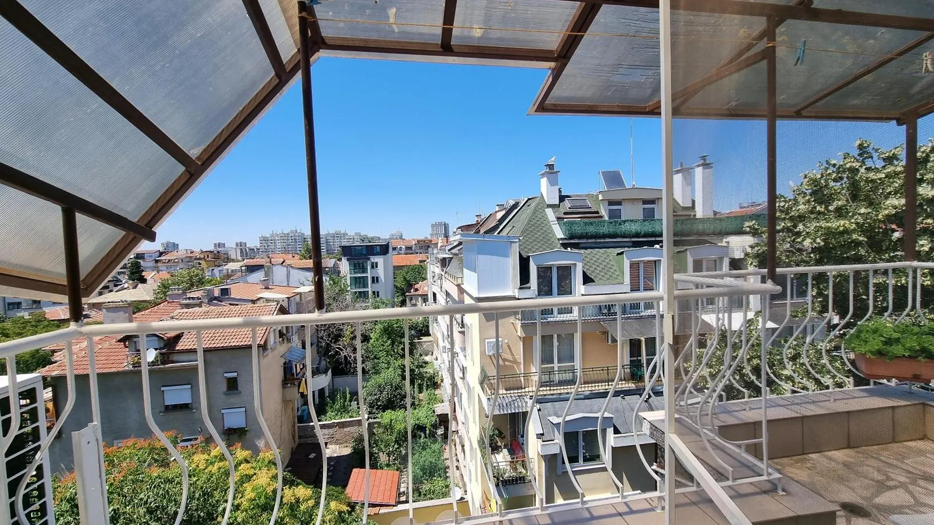 High Mezonet In The Top Center Burgas Apartment